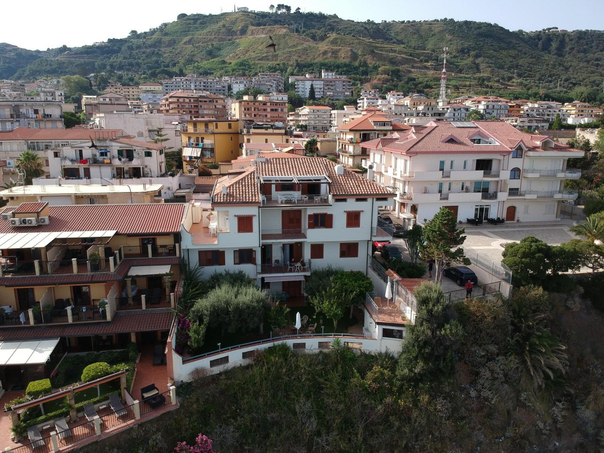 Caia Appartamenti Tropea Buitenkant foto